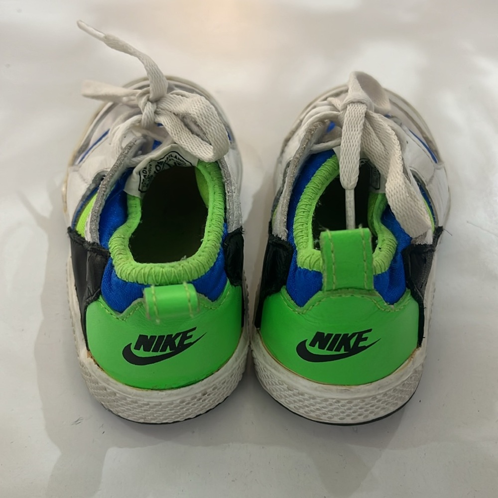 RARE Nike Baby Huarache Sneakers Original - Size: 6.5 - Picture 2 of 6